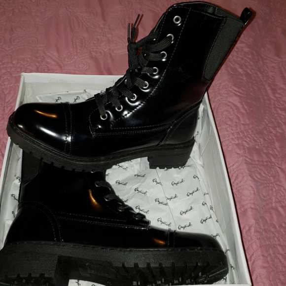 Qupid Shoes - NIB Qupid boots size 8.5